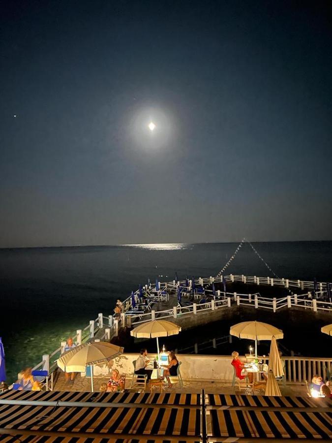 Hotel Le Najadi Santa Marinella Buitenkant foto