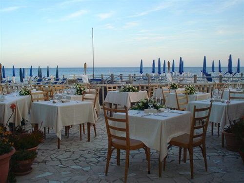 Hotel Le Najadi Santa Marinella Buitenkant foto